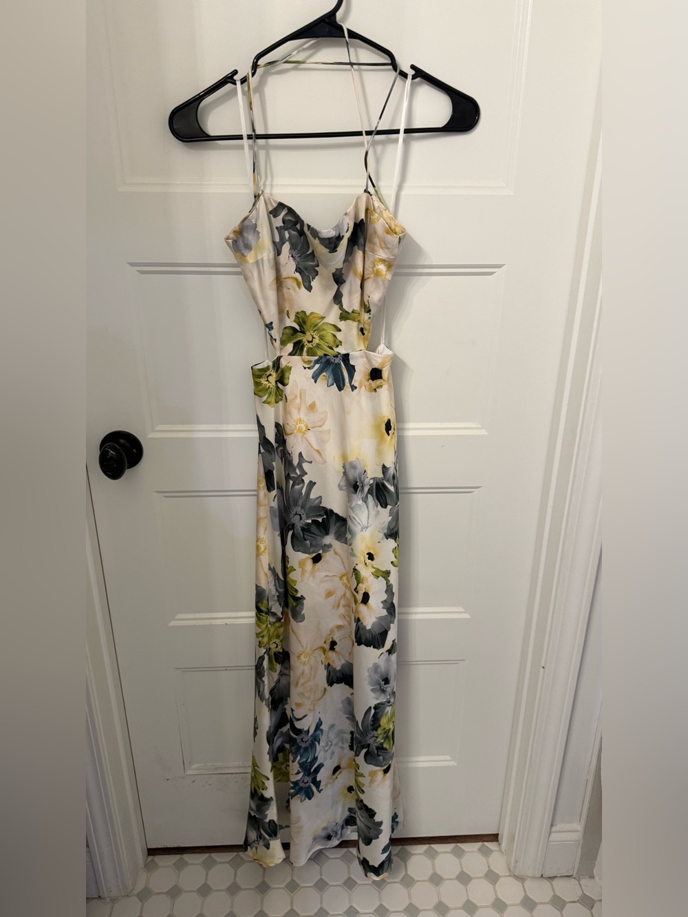Petal & Pup Jayne Midi/Maxi Dress - Picture 3 of 7
